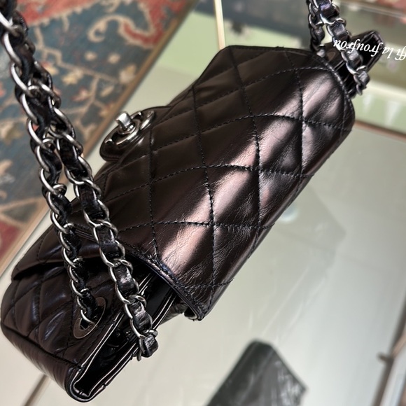 Authentic Chanel bag - Picture 9 of 16